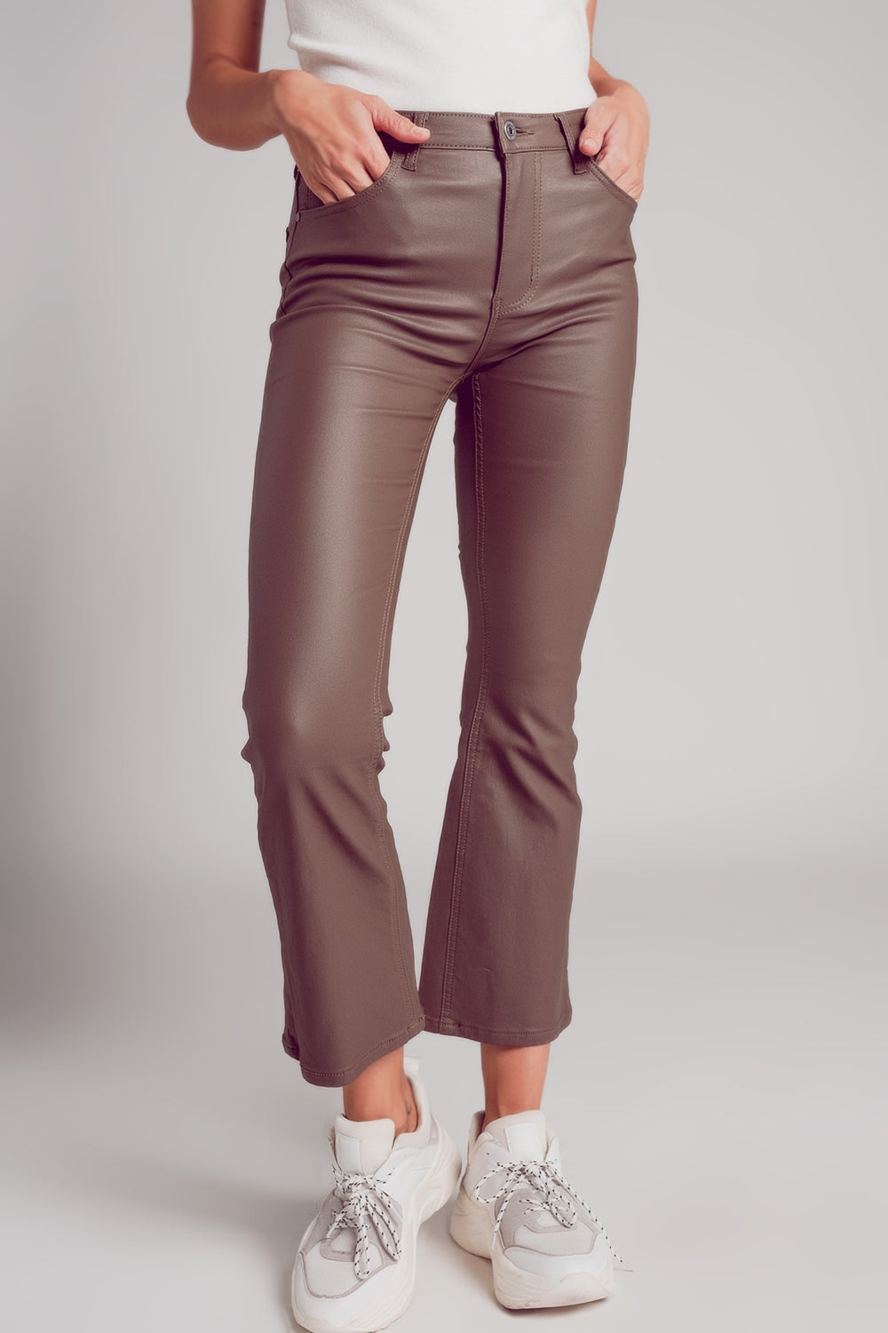 Q2 Pantalon évasé en similicuir stretch beige