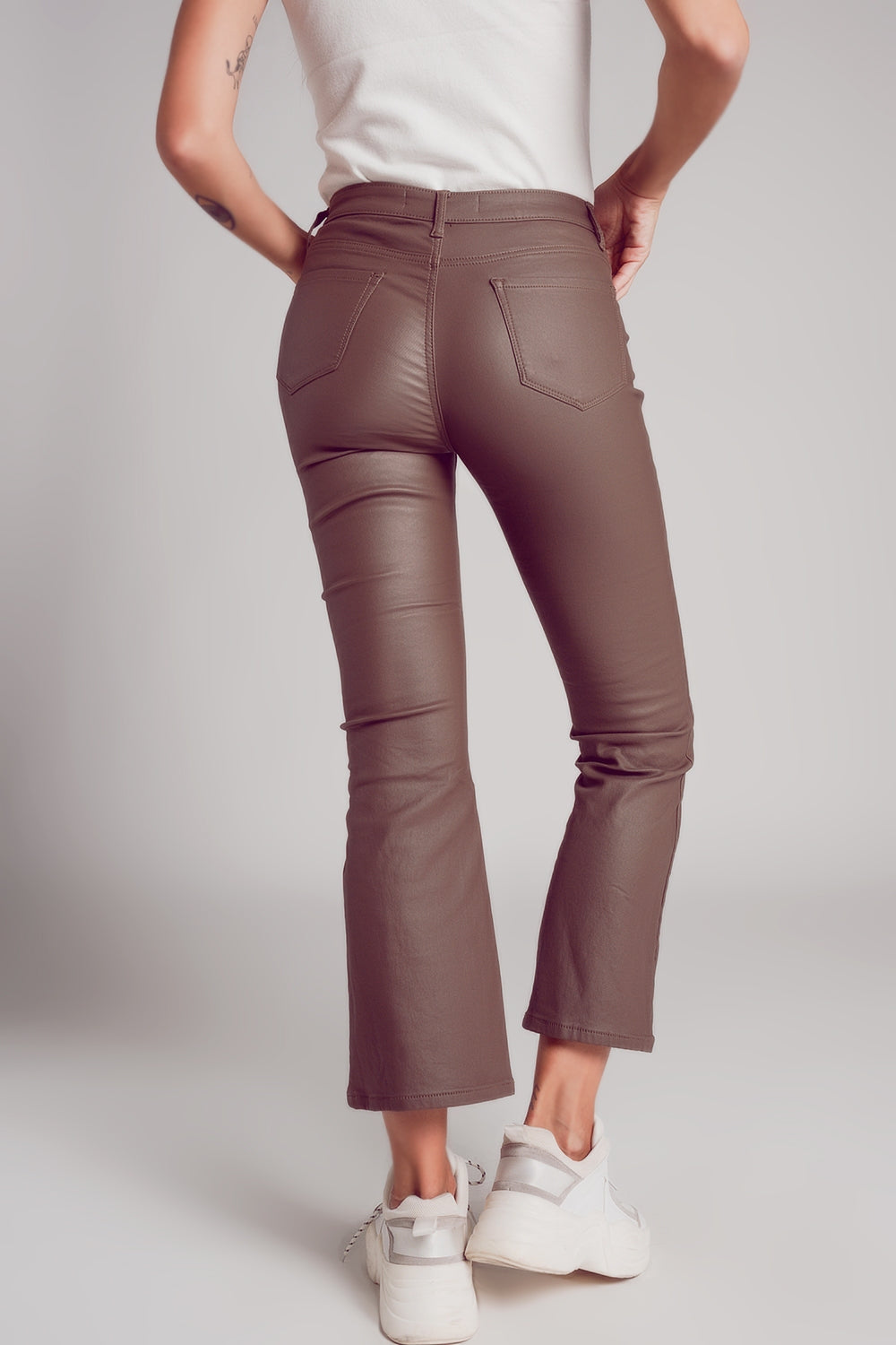 Pantalon évasé en similicuir stretch beige