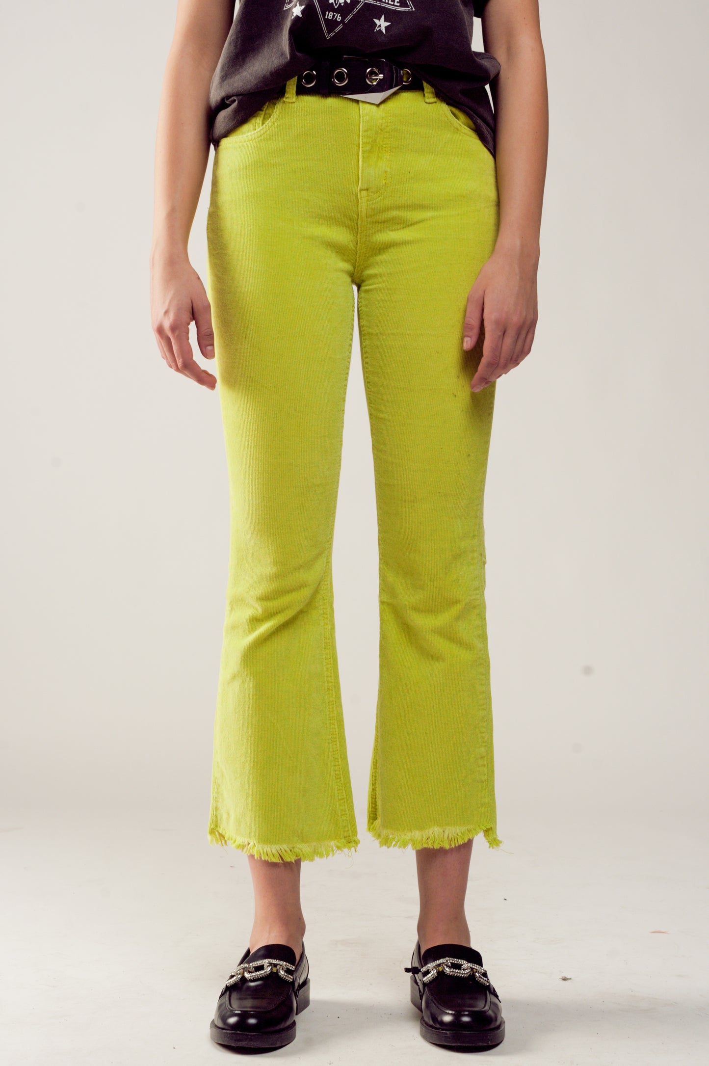 Pantalon évasé en velours côtelé vert lime