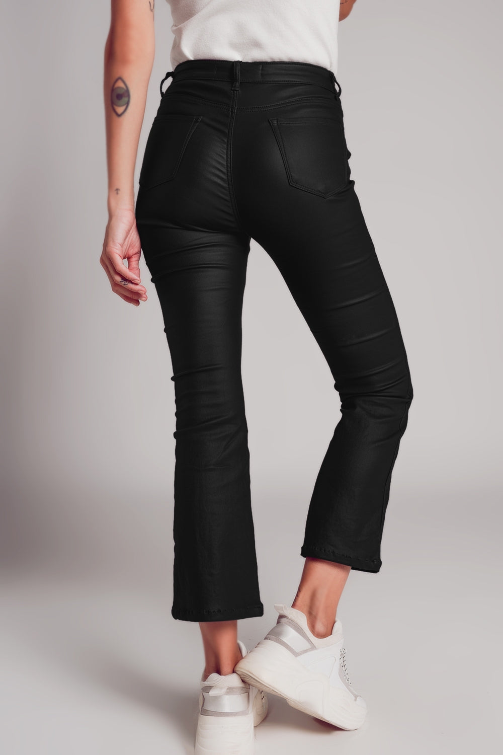 Pantalon flare en faux cuir extensible noir