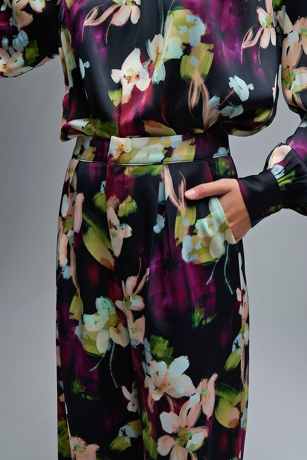 Pantalon fluide à imprimé floral en tissu satiné avec poches latérales