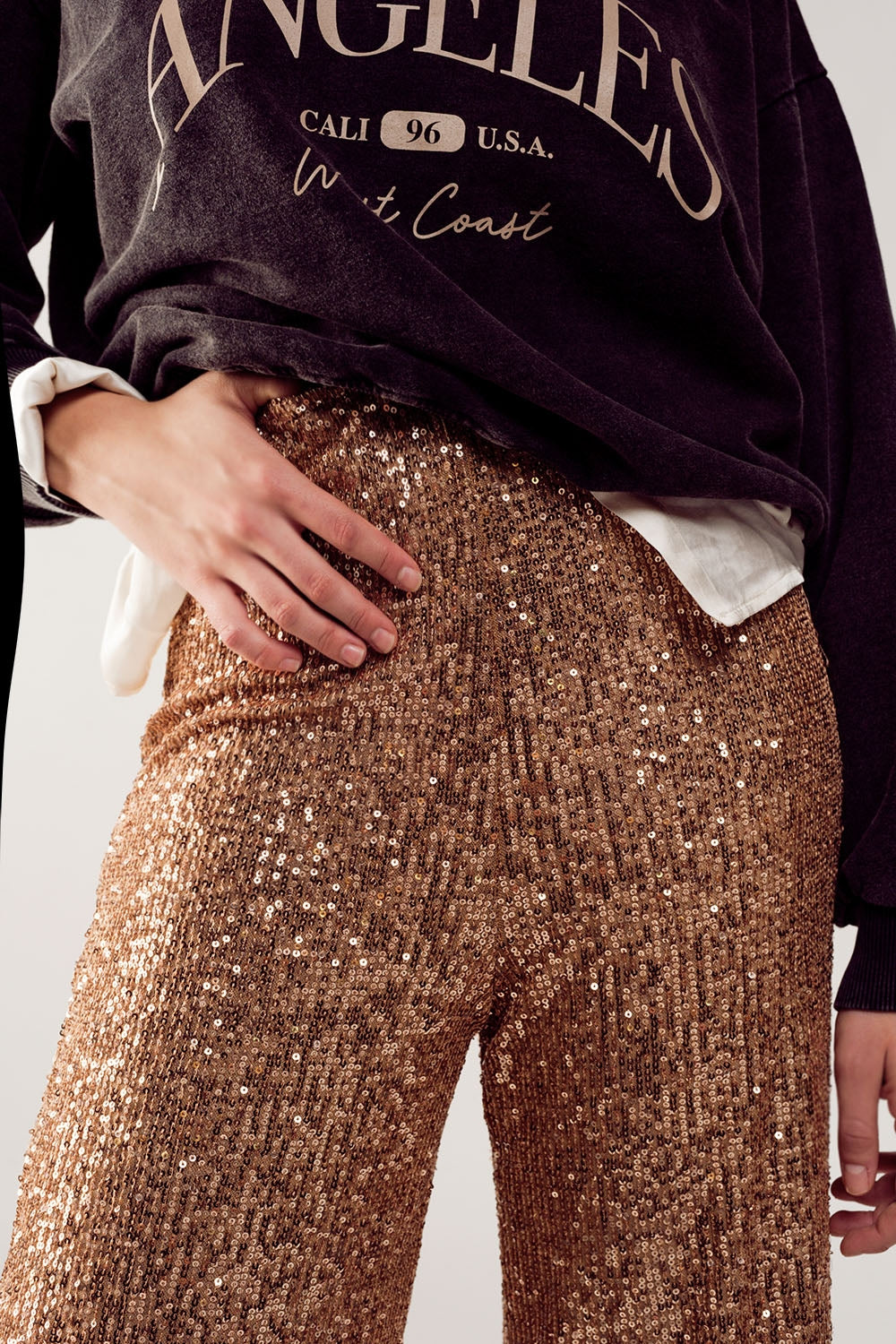 Pantalon large à paillettes en or