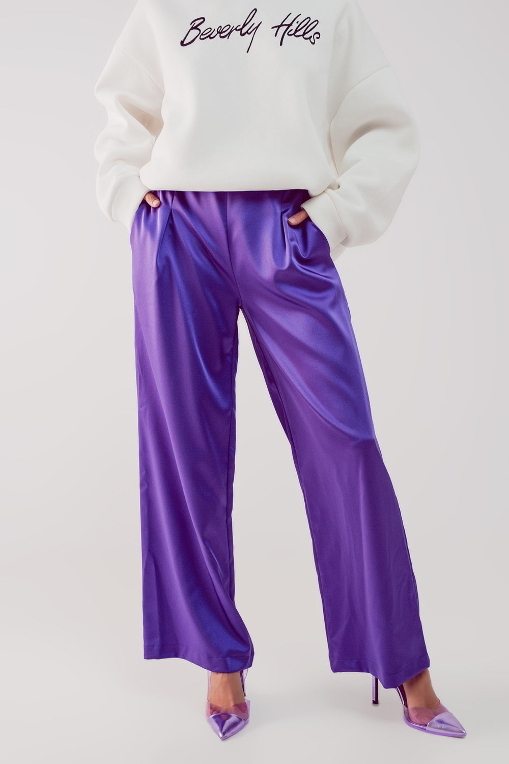 Q2 Pantalon large à pinces en satin pourpre