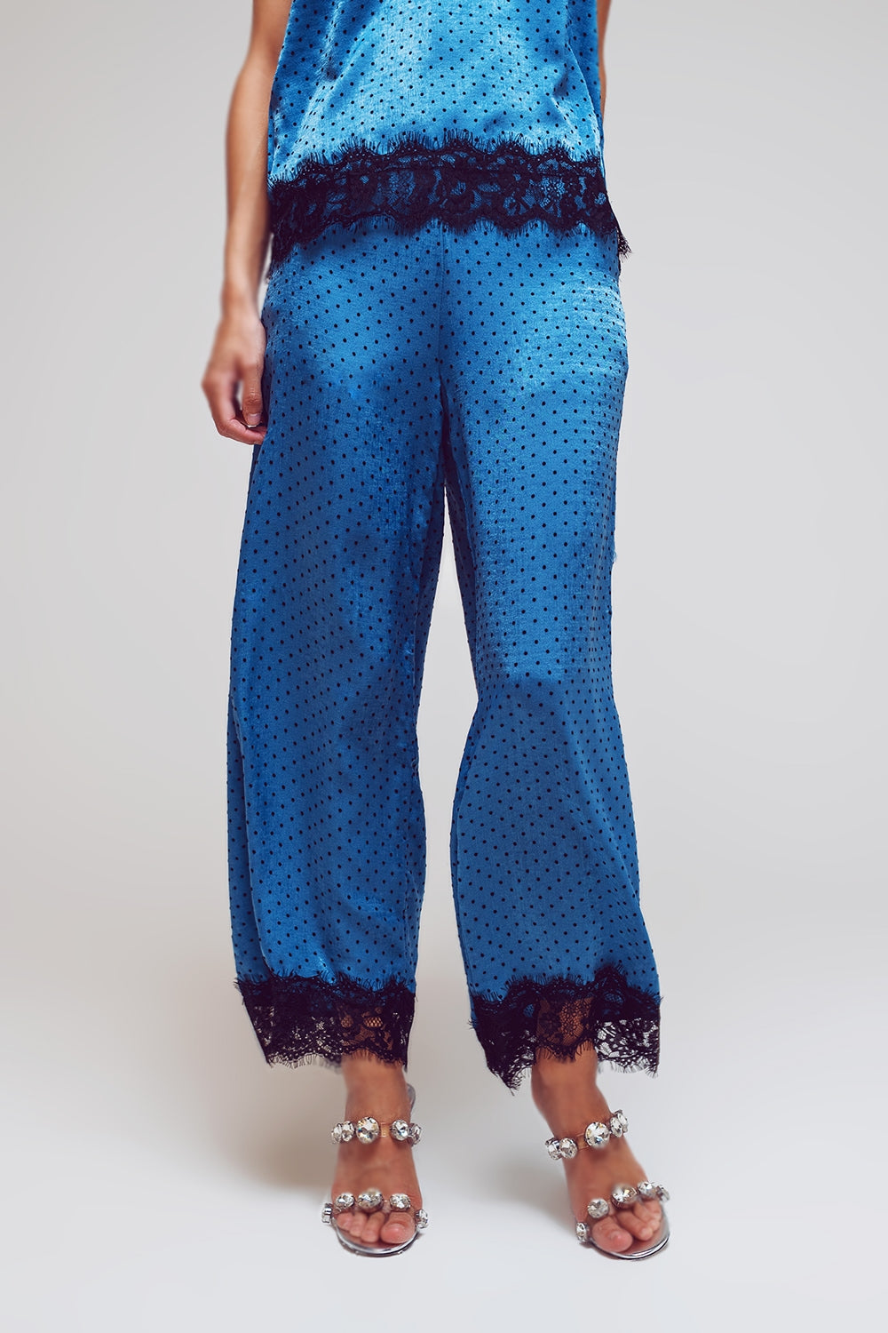 pantalon large à pois avec dentelle aux ourlets