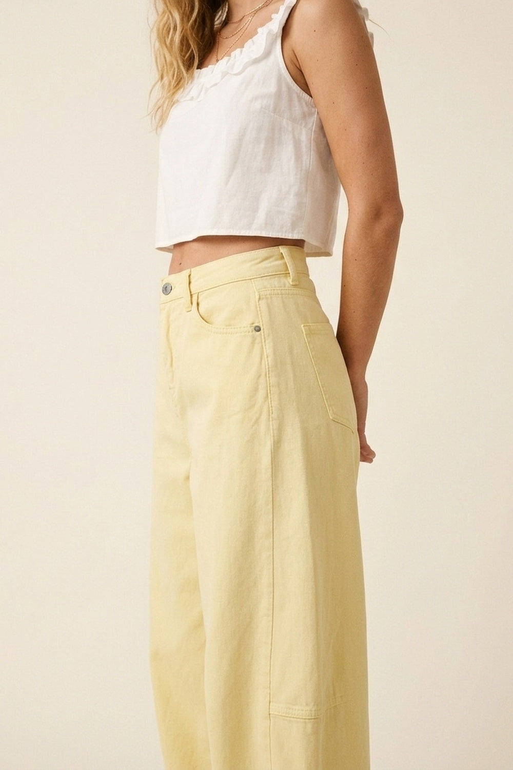 Pantalon large en coton jaune clair avec couture latérale