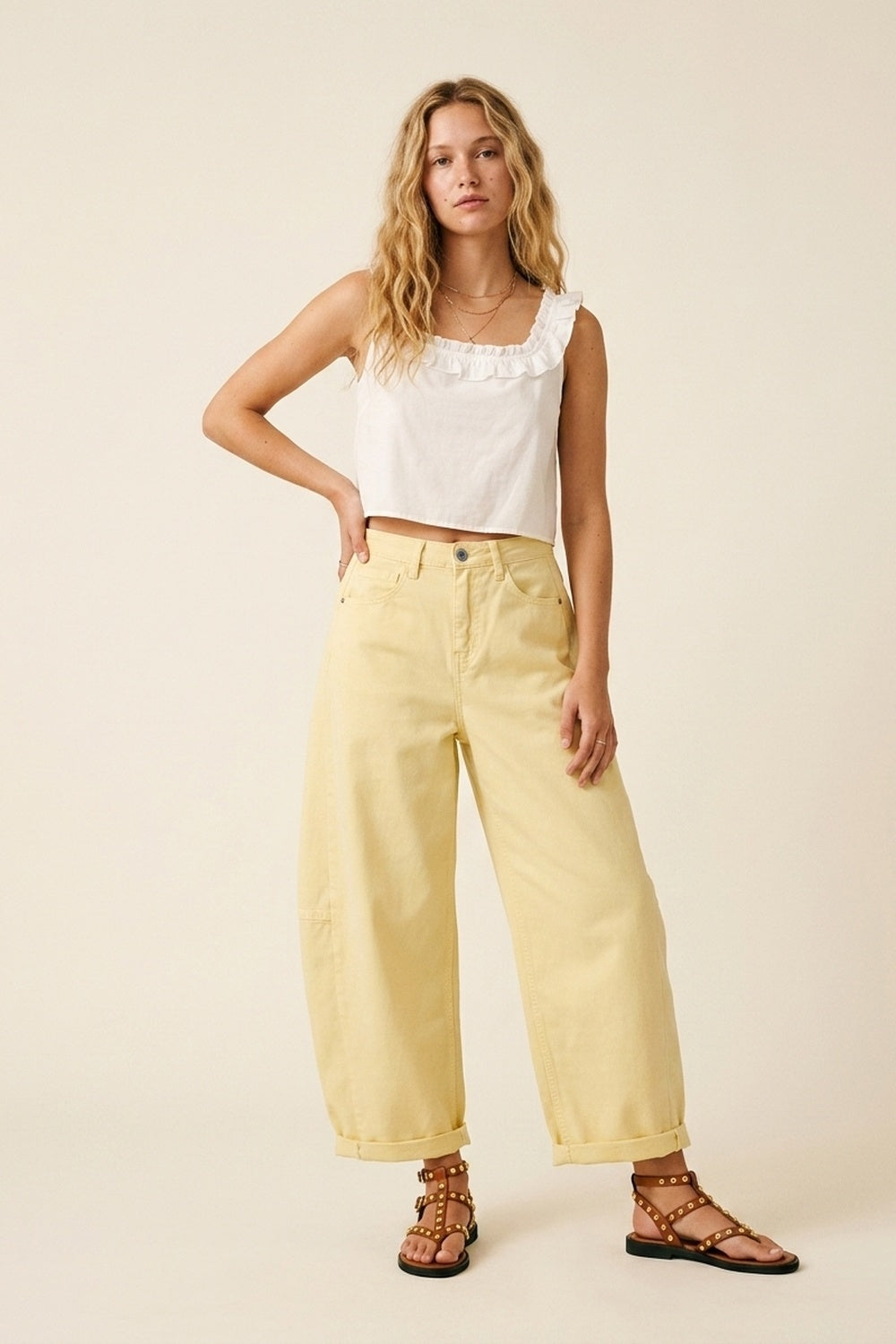 Pantalon large en coton jaune clair avec couture latérale