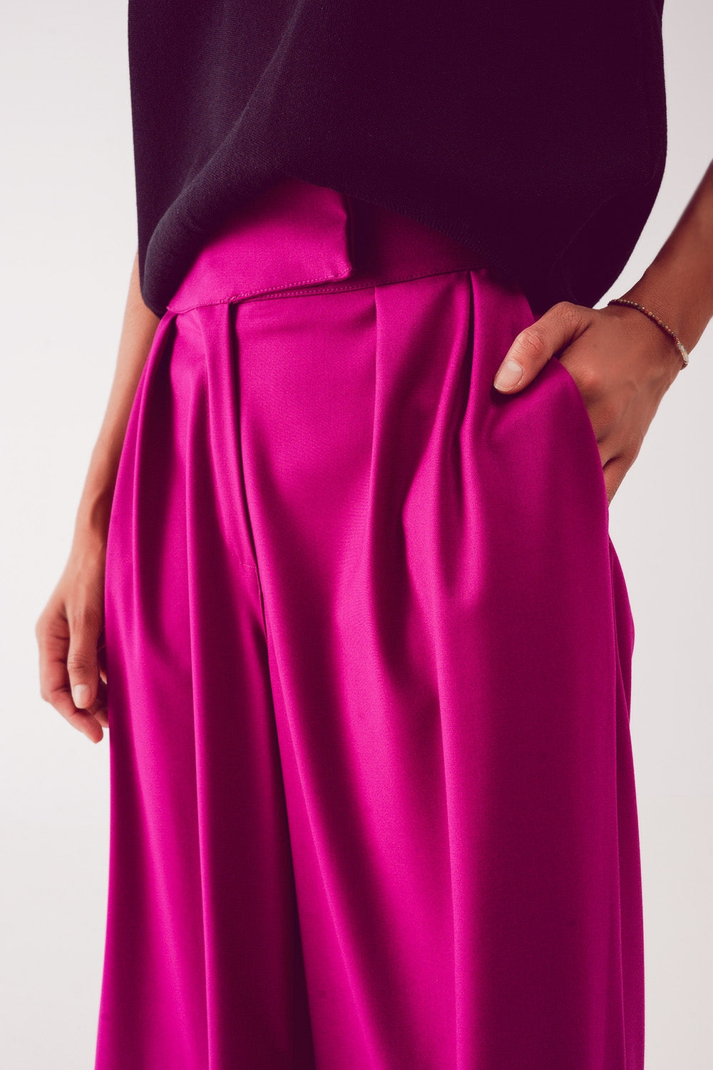 Pantalon large plissé en fuchsia