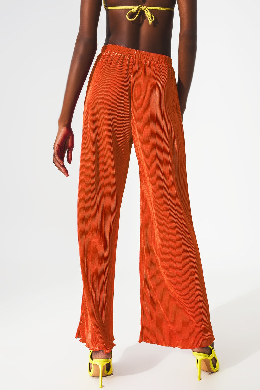 Pantalon large plissé en satin orange