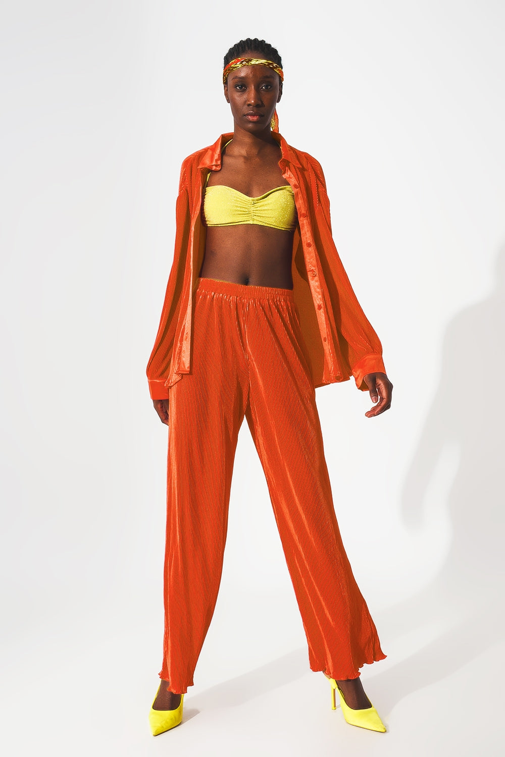 Pantalon large plissé en satin orange