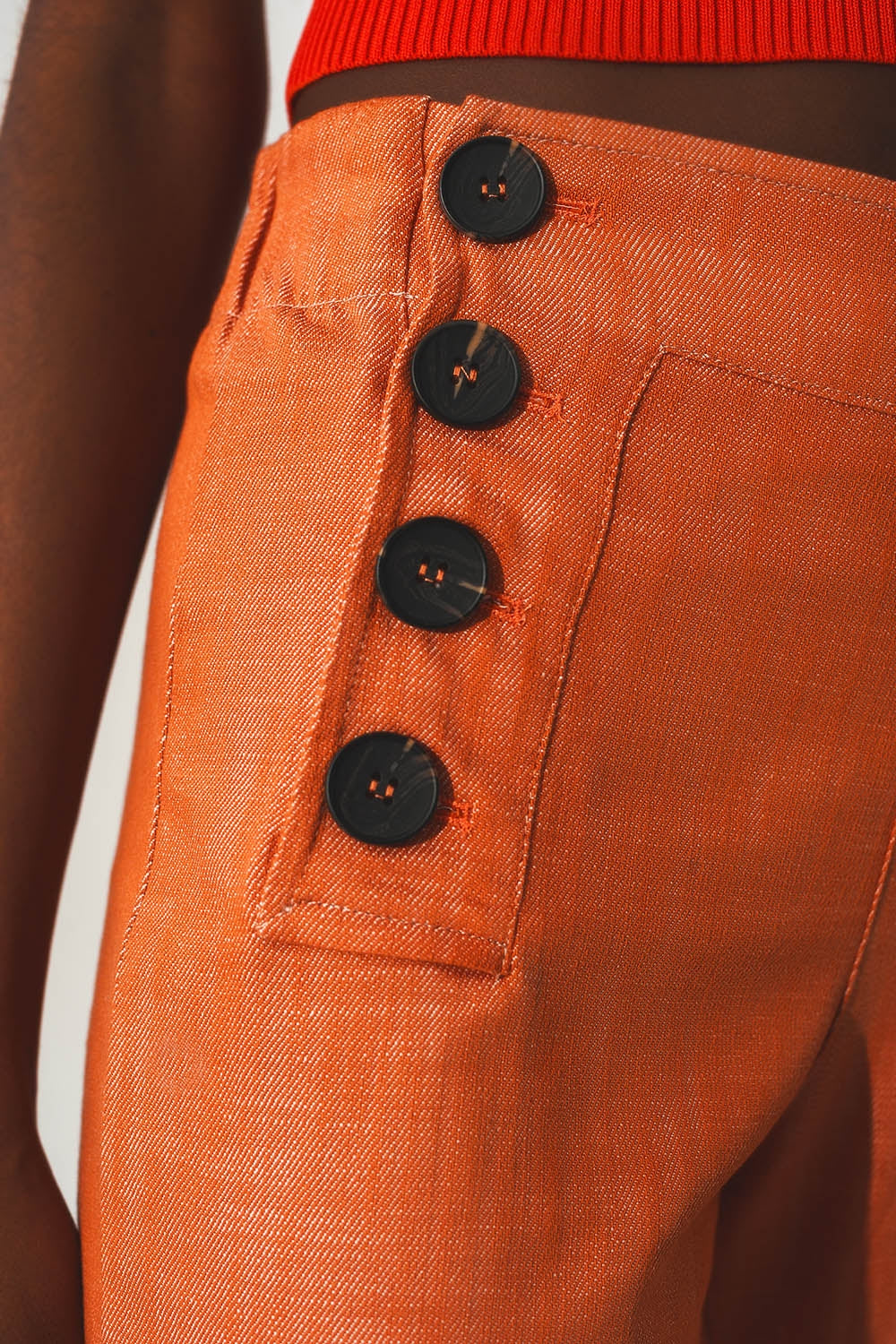 Pantalon marine à fermeture boutonnée Orange