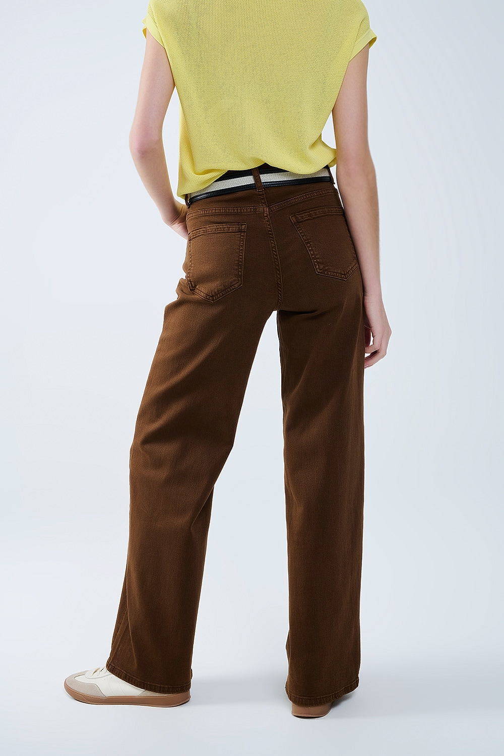 Pantalon marron chocolat à jambes larges et taille haute