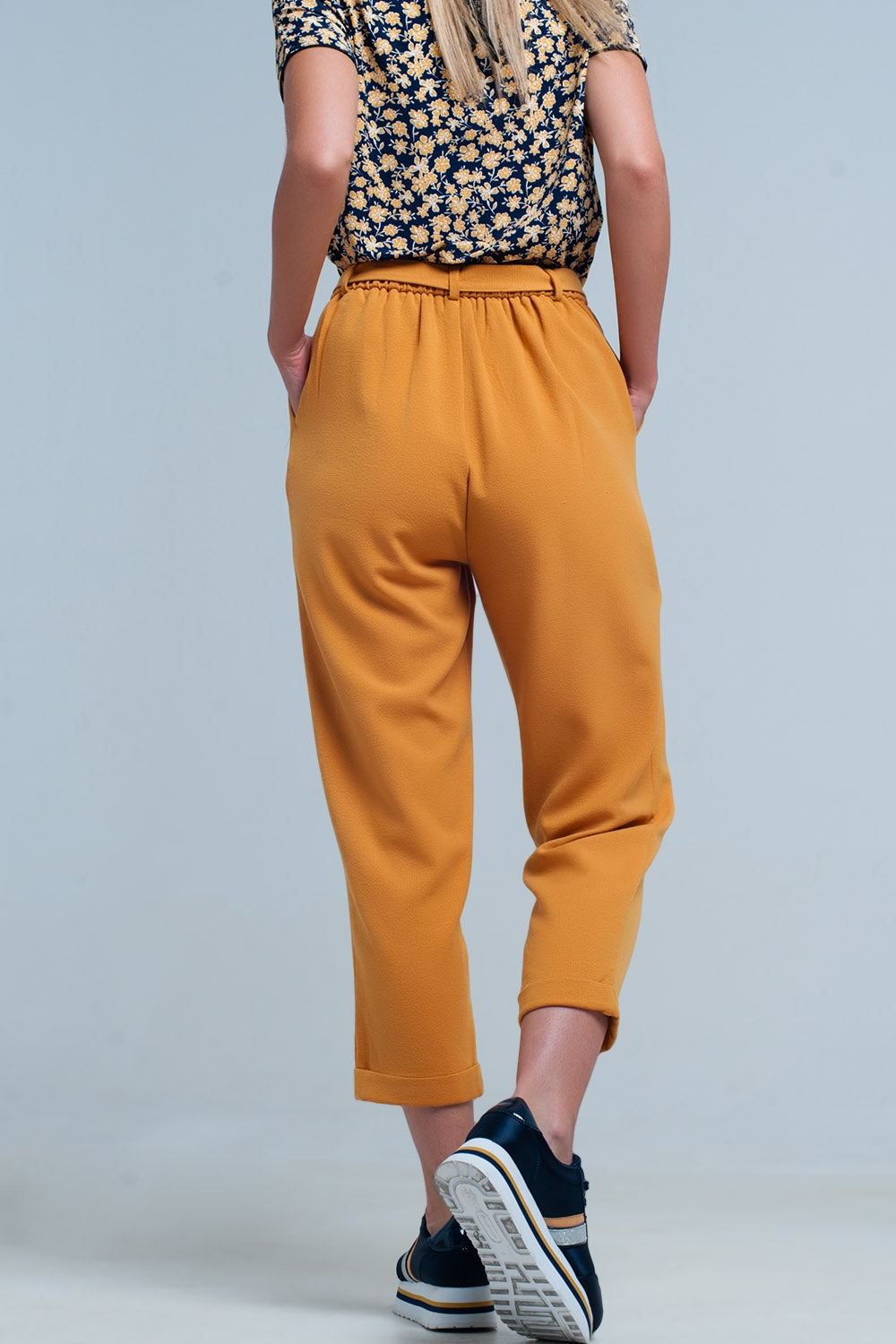 pantalon moutarde taille haute avec ceinture