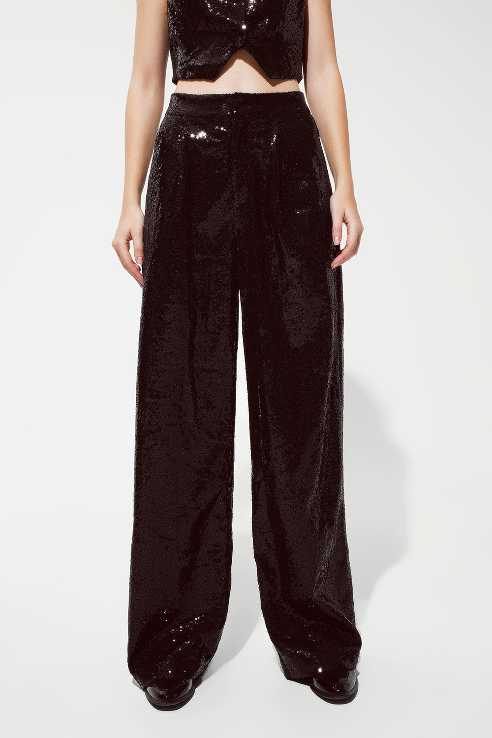 Q2 Pantalon noir à paillettes avec jambes évasées