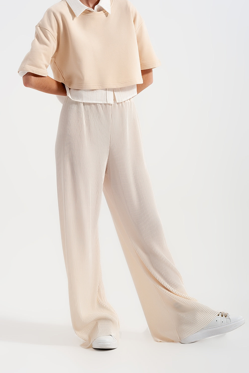 Pantalon plissé style jupe culotte crème