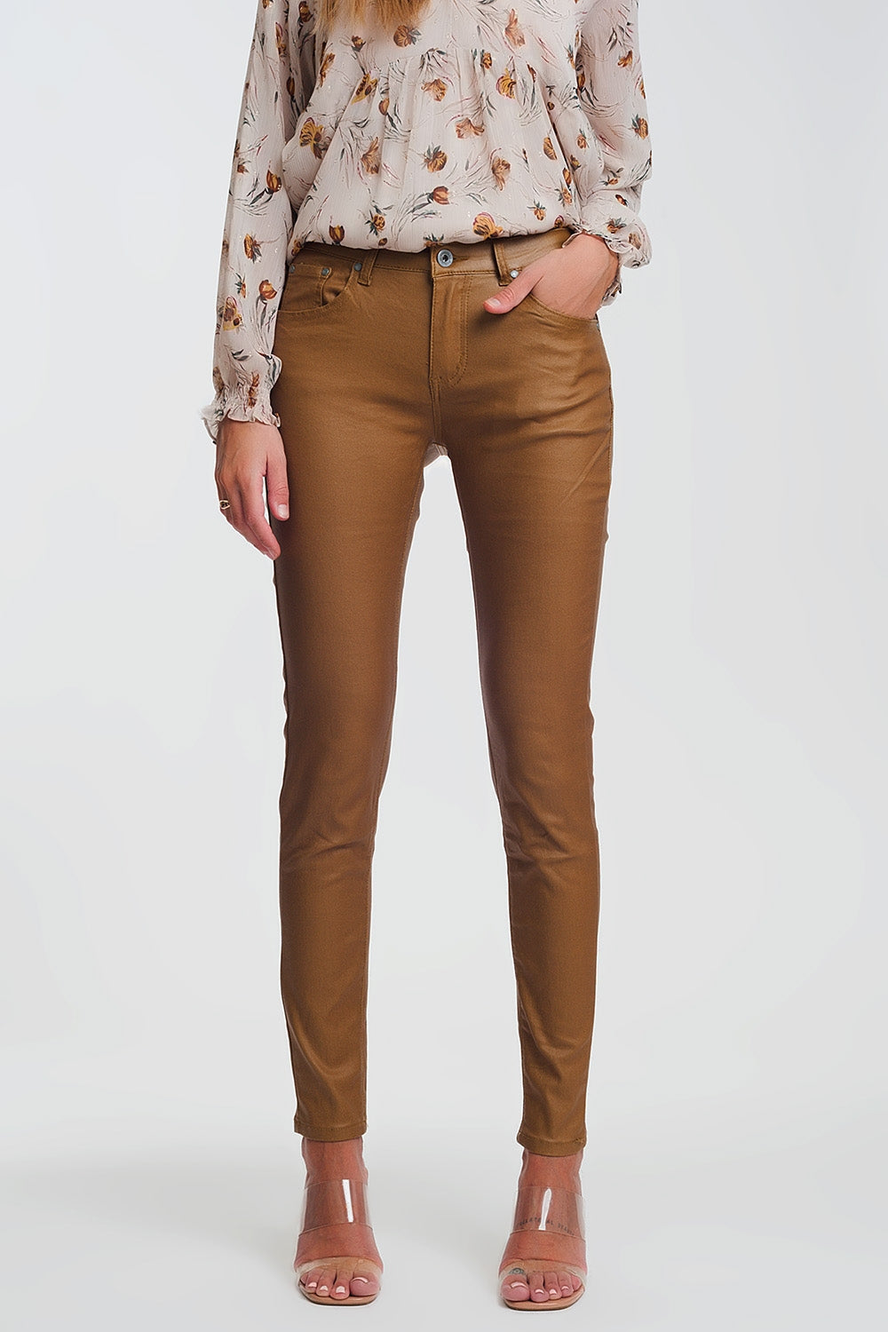 Q2 Pantalon skinny enduit camel