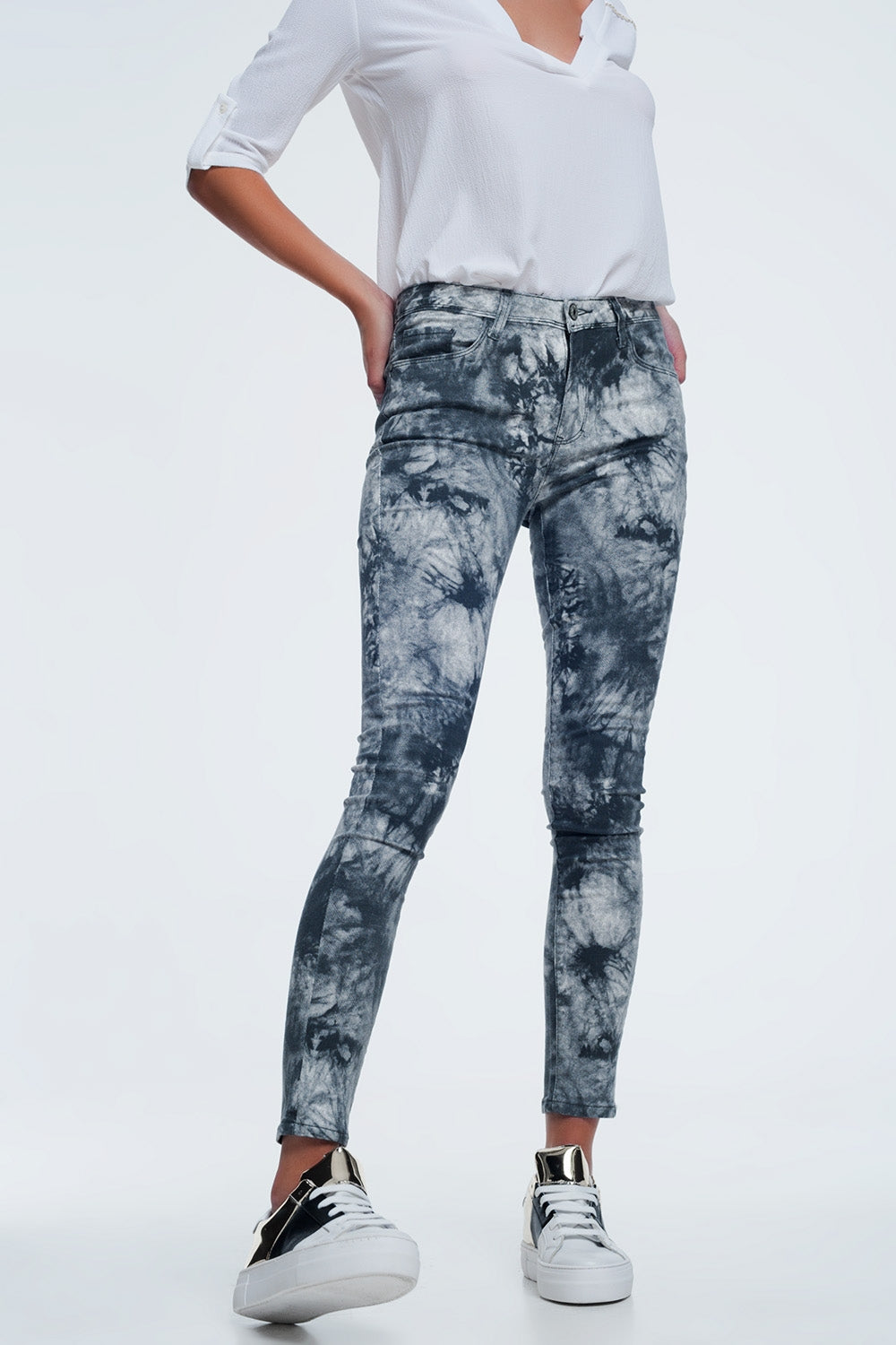 Pantalon slim de couleur grise