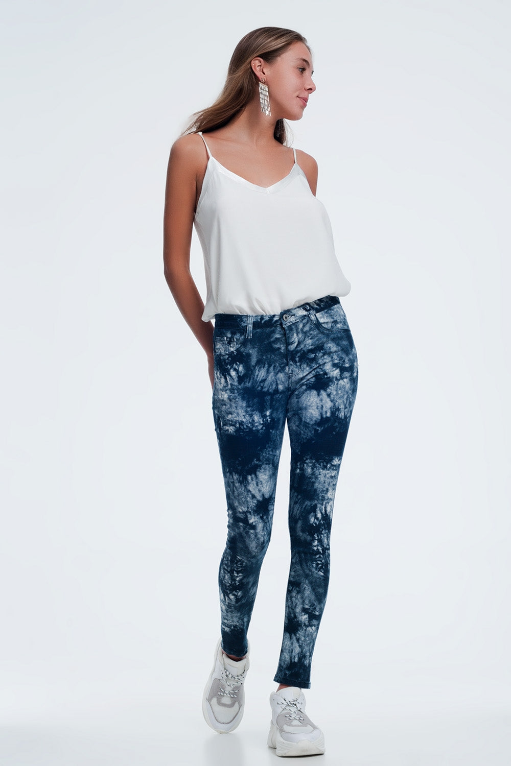 Pantalon slim teinté bleu