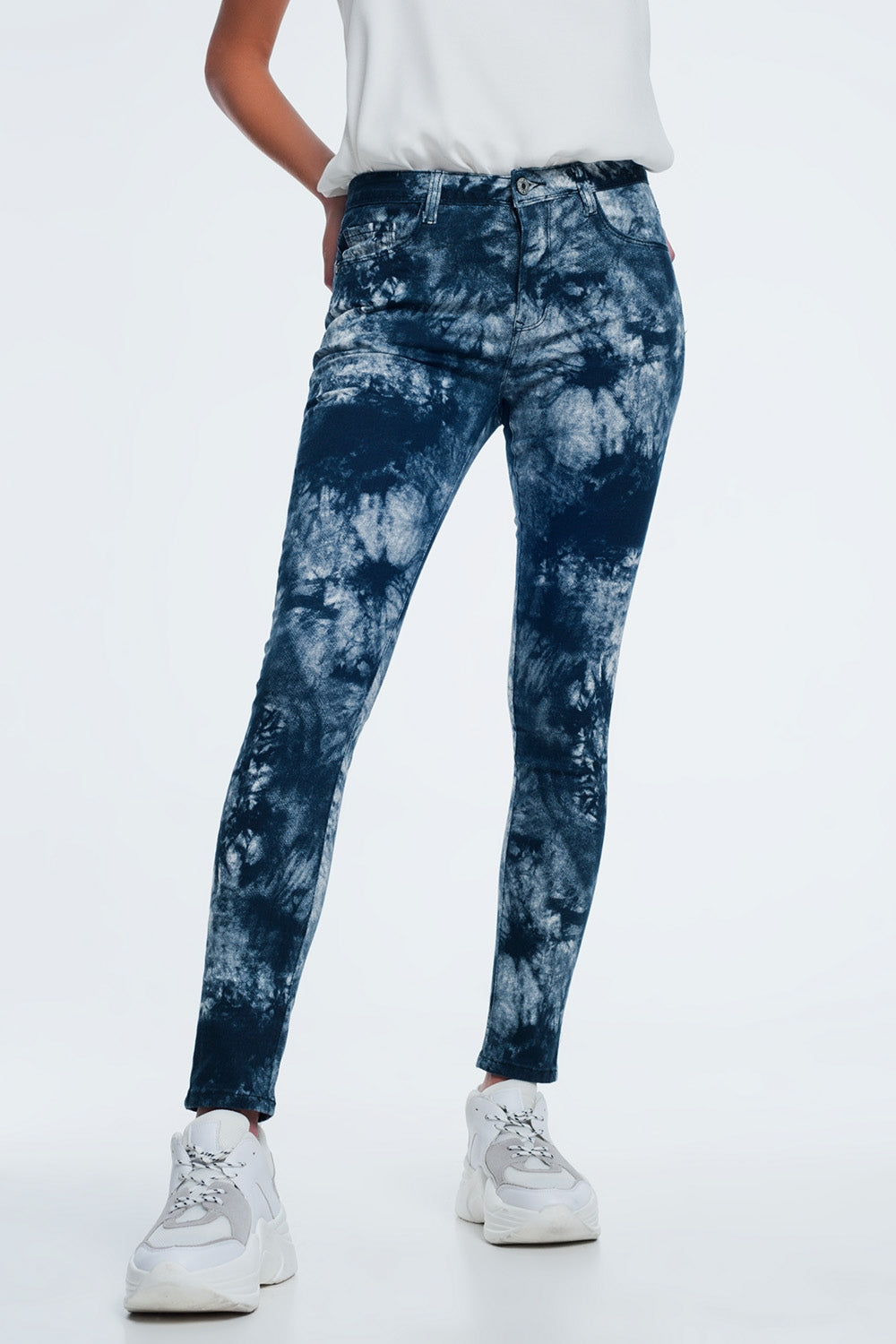 Pantalon slim teinté bleu