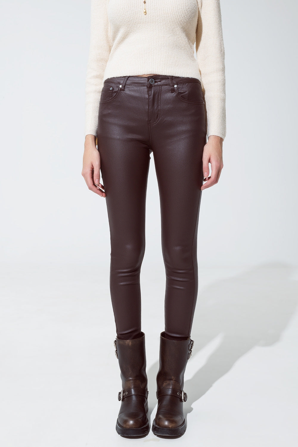 Q2 Pantalon super skinny en similicuir marron foncé