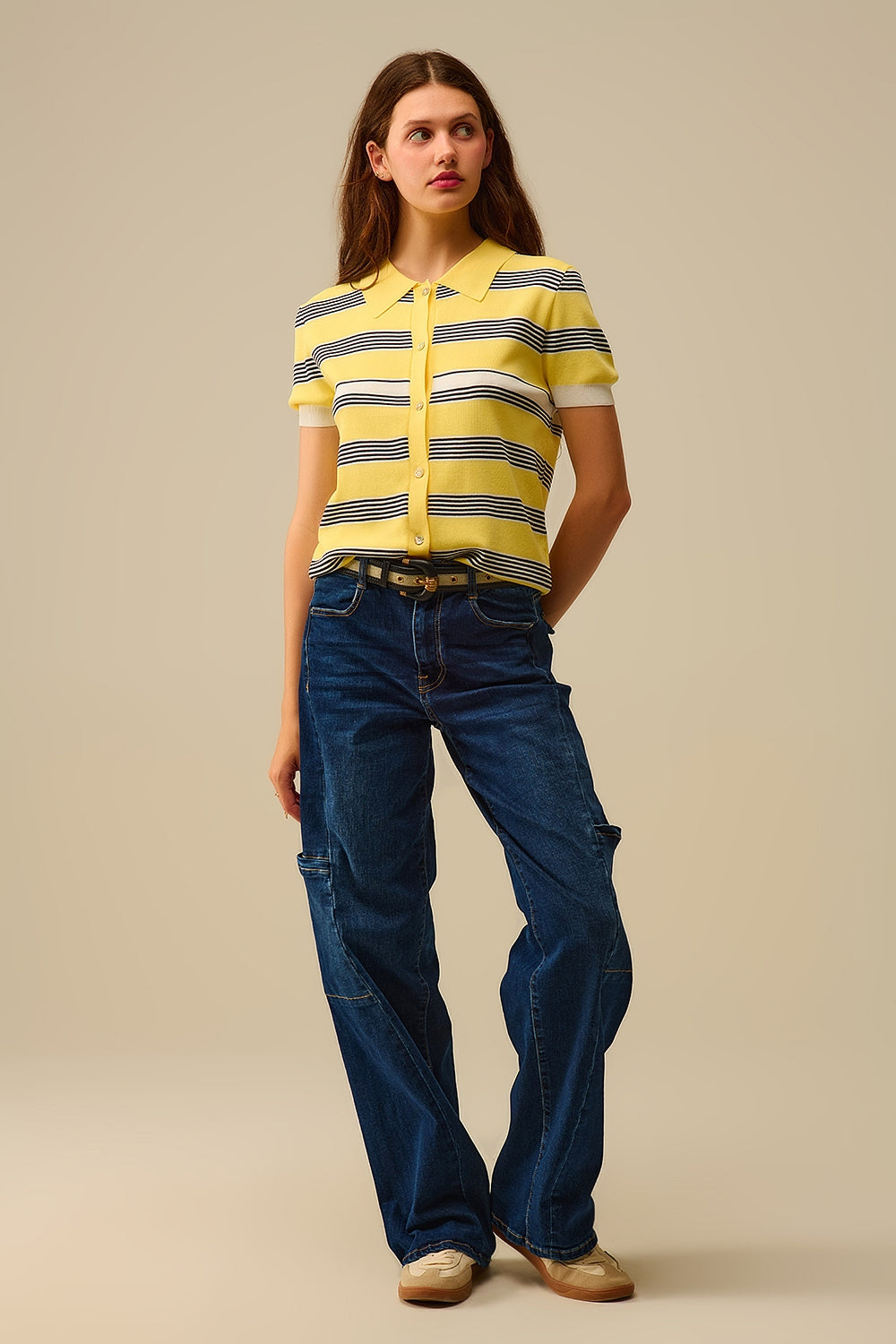 Polo boutonné à rayures jaunes