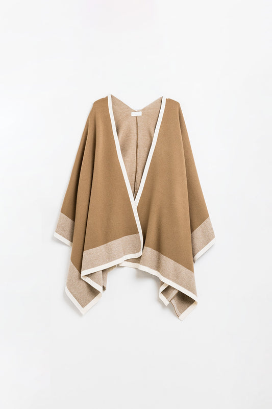 Q2 Poncho tricoté en camel avec bordures écrues
