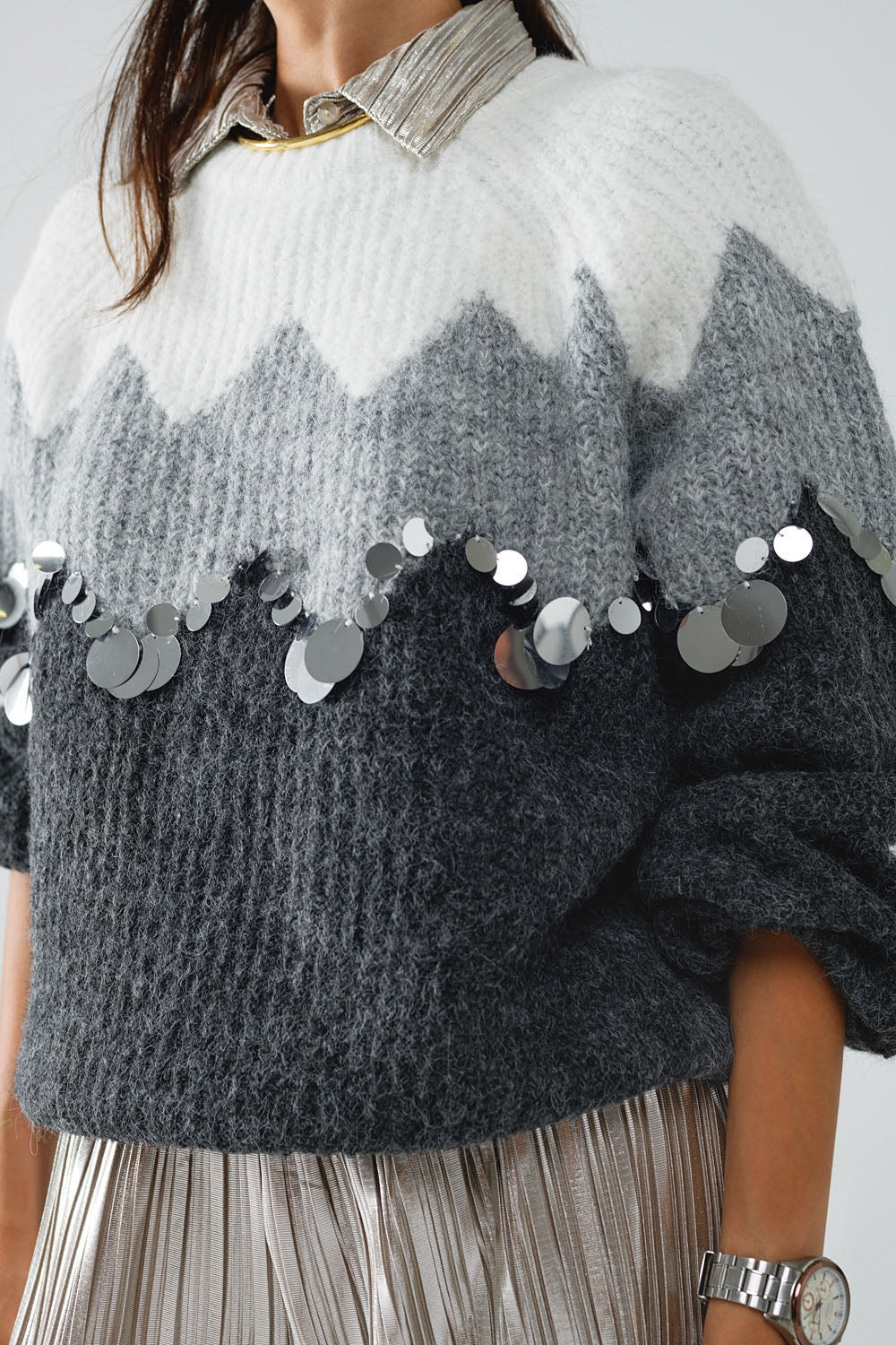 Pull à chevrons avec détails de paillettes en gris