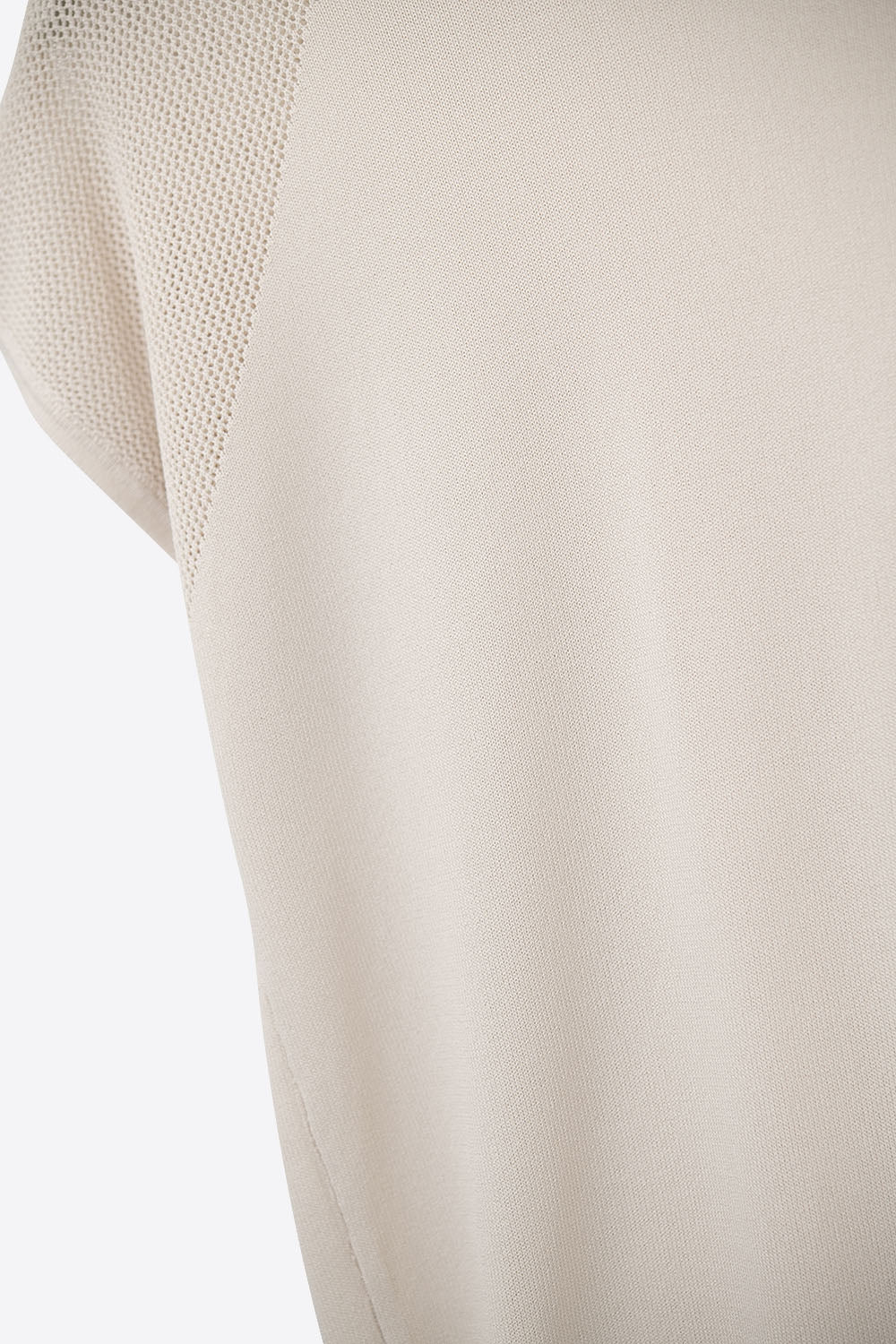 Pull à manches courtes beige avec maille sur l'épaule