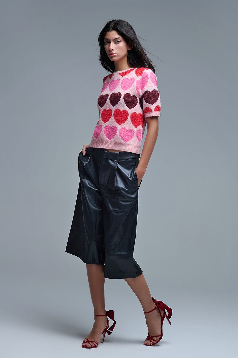 Pull à manches courtes en forme de cœur imprimé en rose