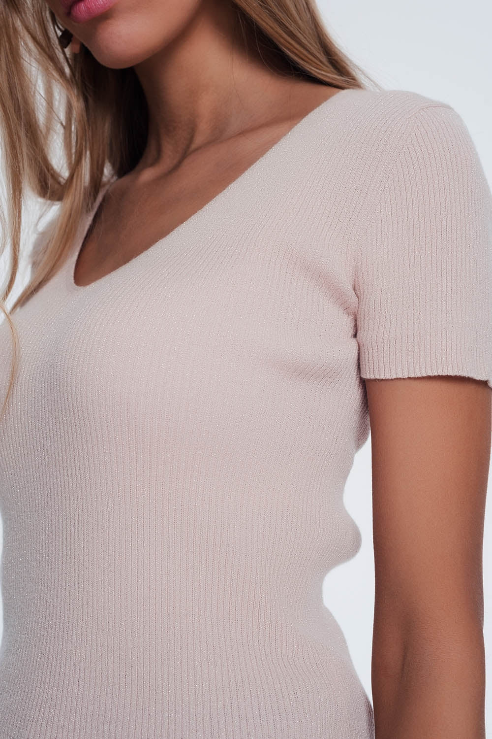 Pull à manches courtes et v collier en fine maille côtelée rose