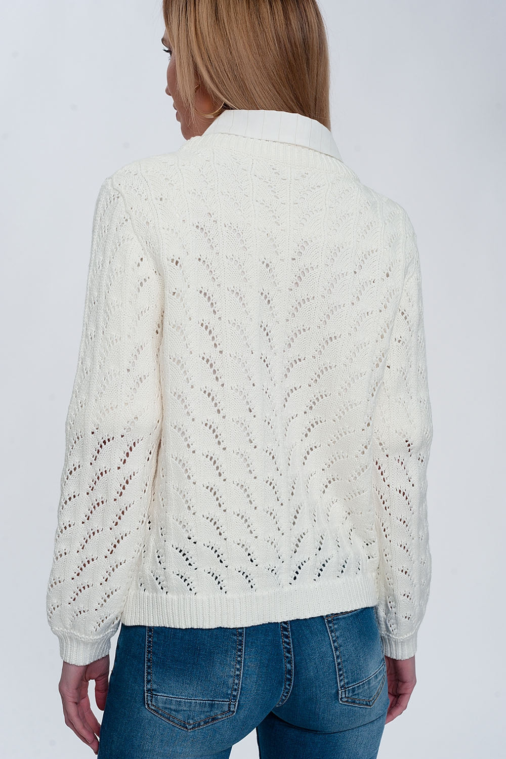 Pull au crochet en crème