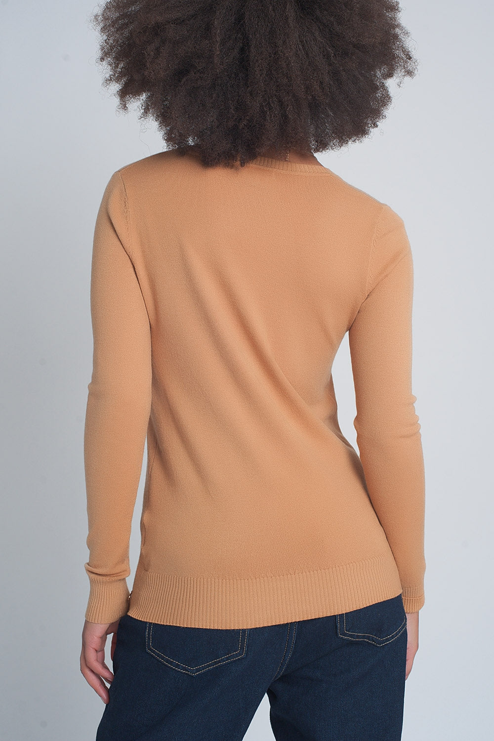 Pull basique souple avec col en V camel