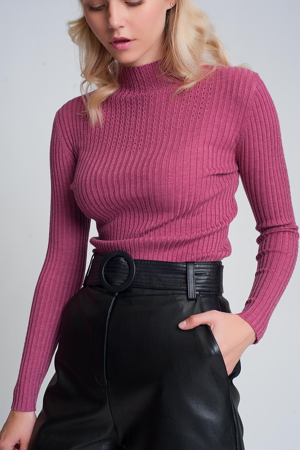 Pull col montant en maille fine en fuchsia