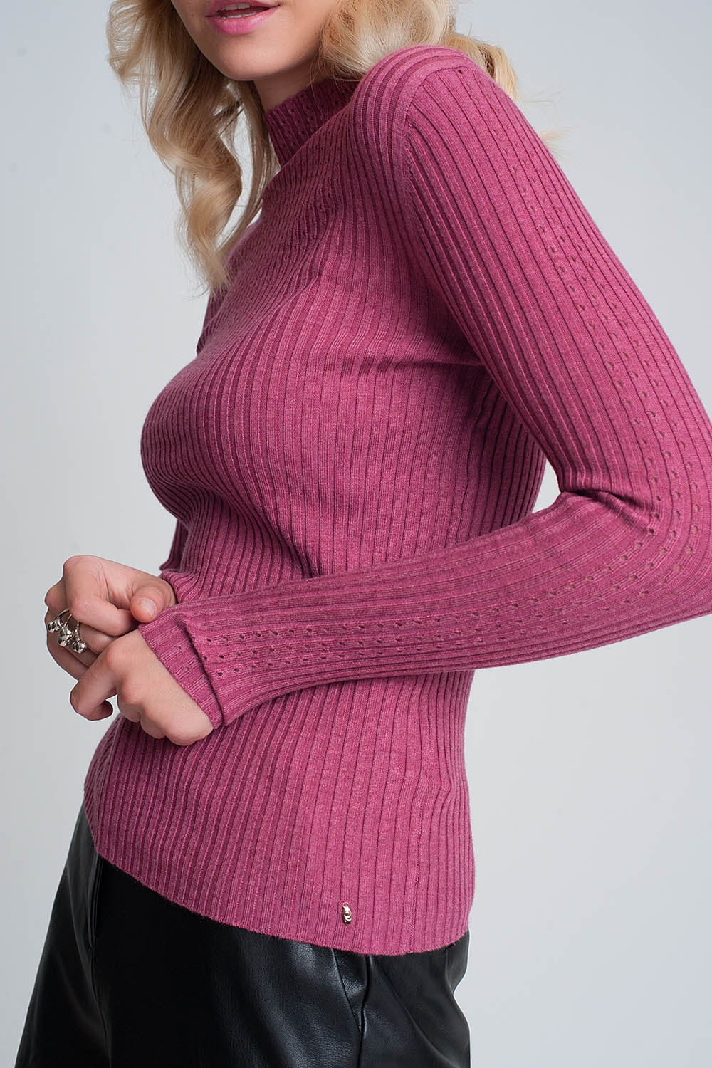 Pull col montant en maille fine en fuchsia