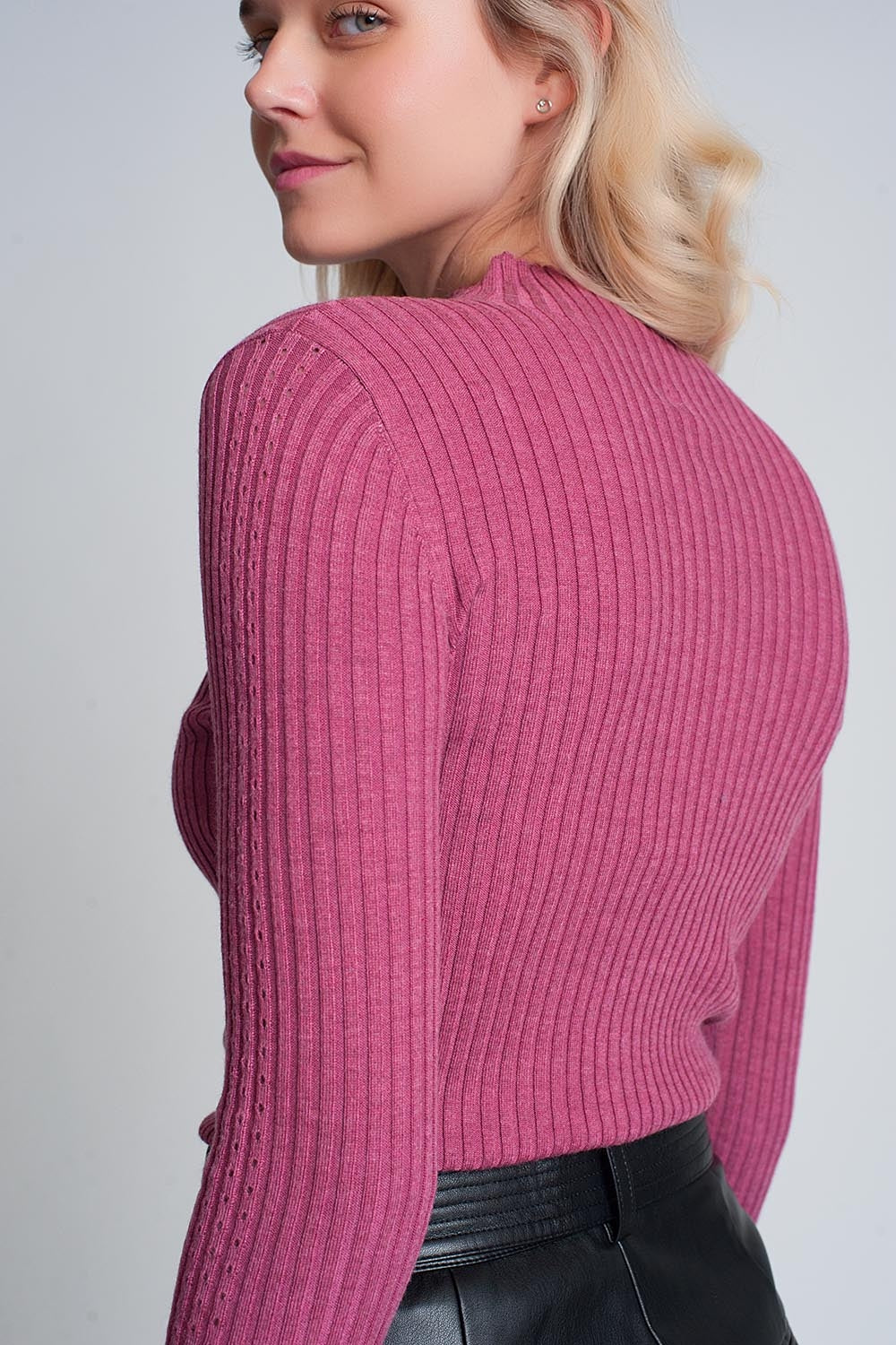 Pull col montant en maille fine en fuchsia