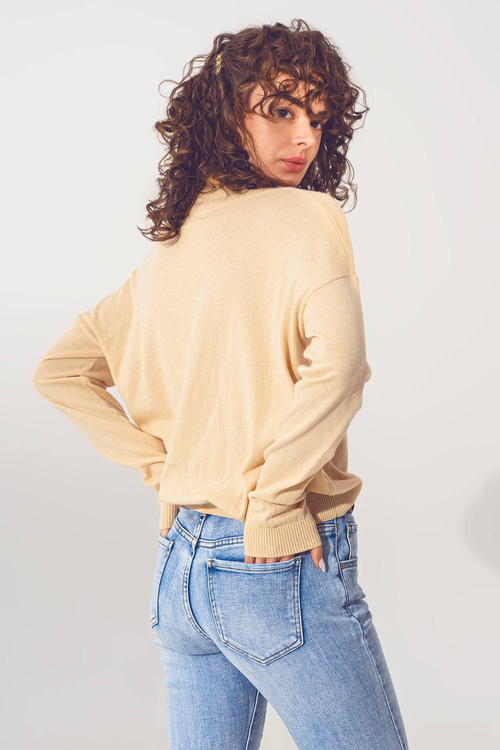 Pull col V en maille fine beige