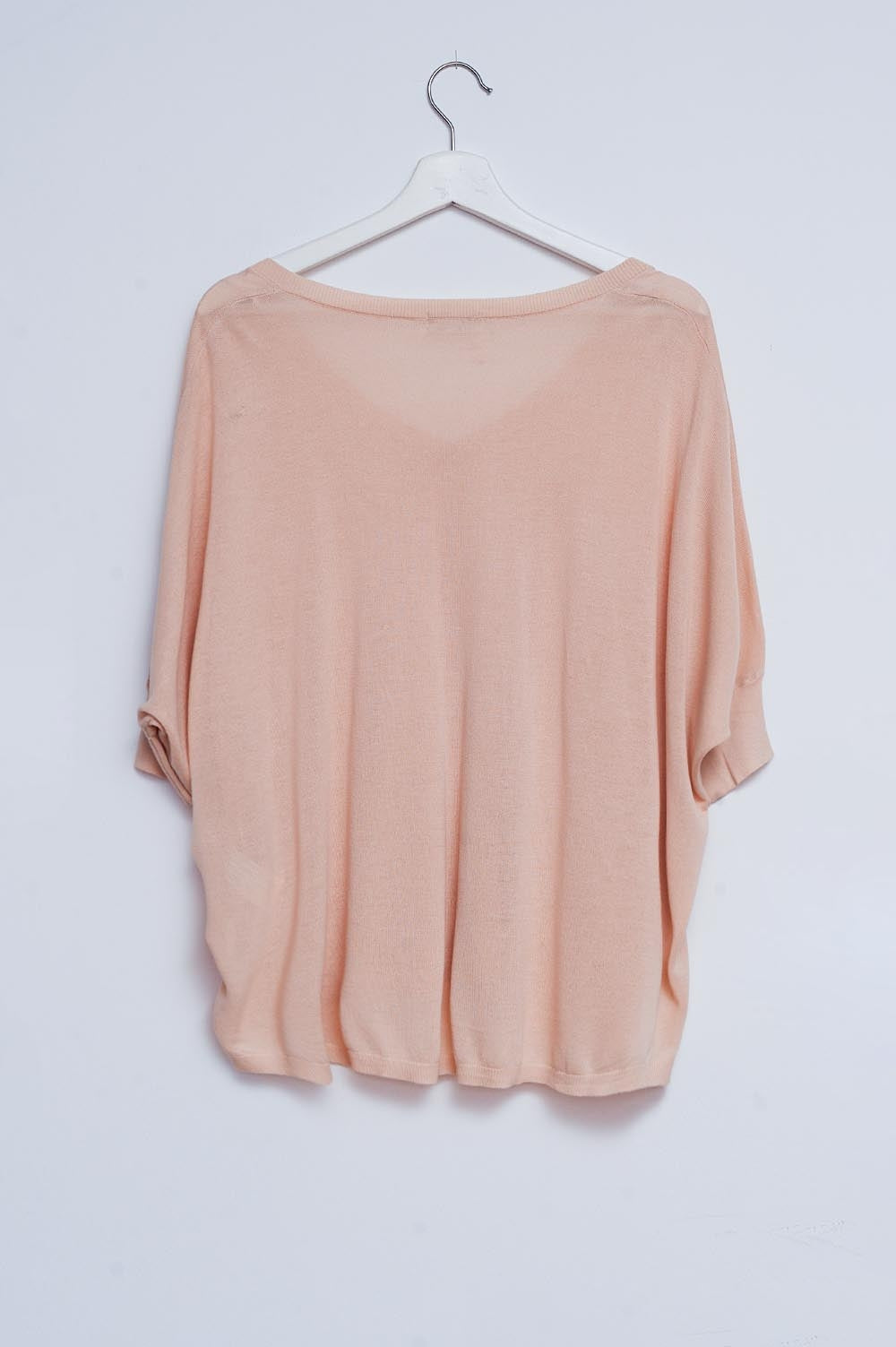 Pull coupe carrée à col en V beige