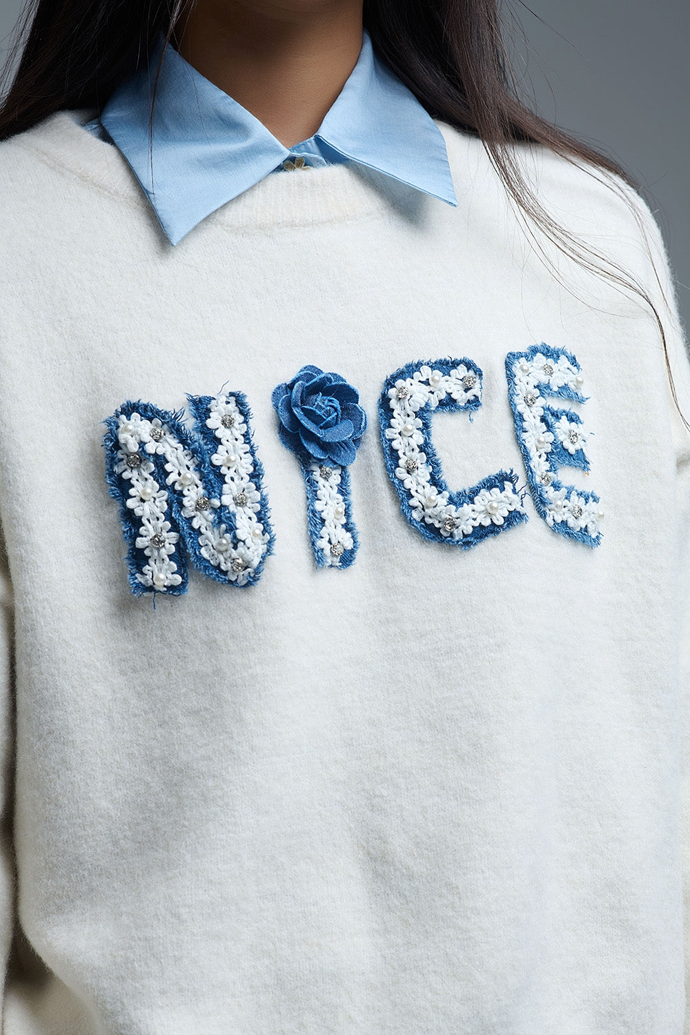 Pull crème à col rond avec Nice brodé