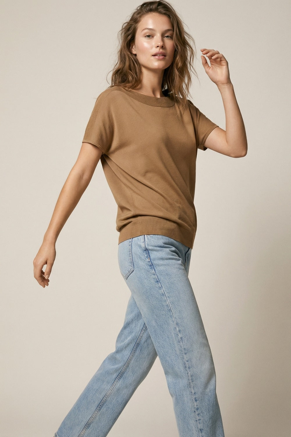 Pull décontracté à col bateau camel et manches tombantes