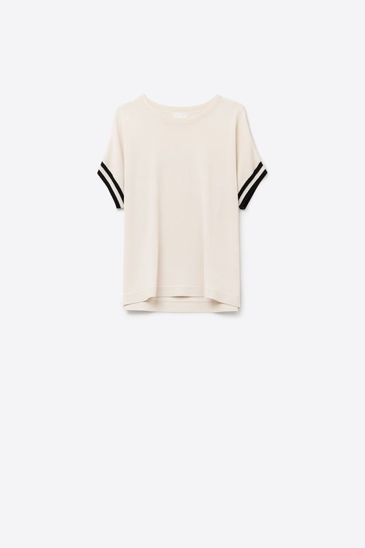 Q2 Pull décontracté beige avec détail contrastant noir