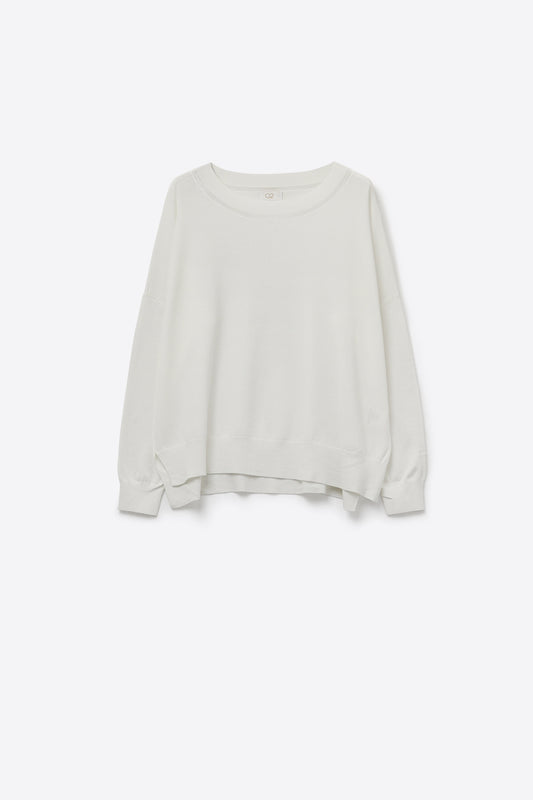 Q2 Pull en maille blanche avec col en maille