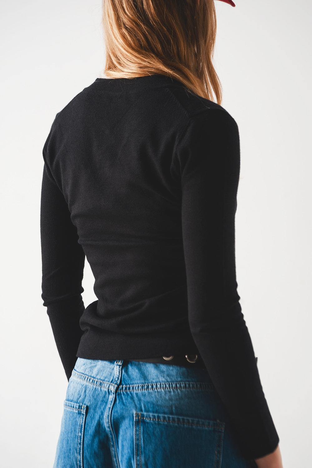 Pull en maille fine col V noir