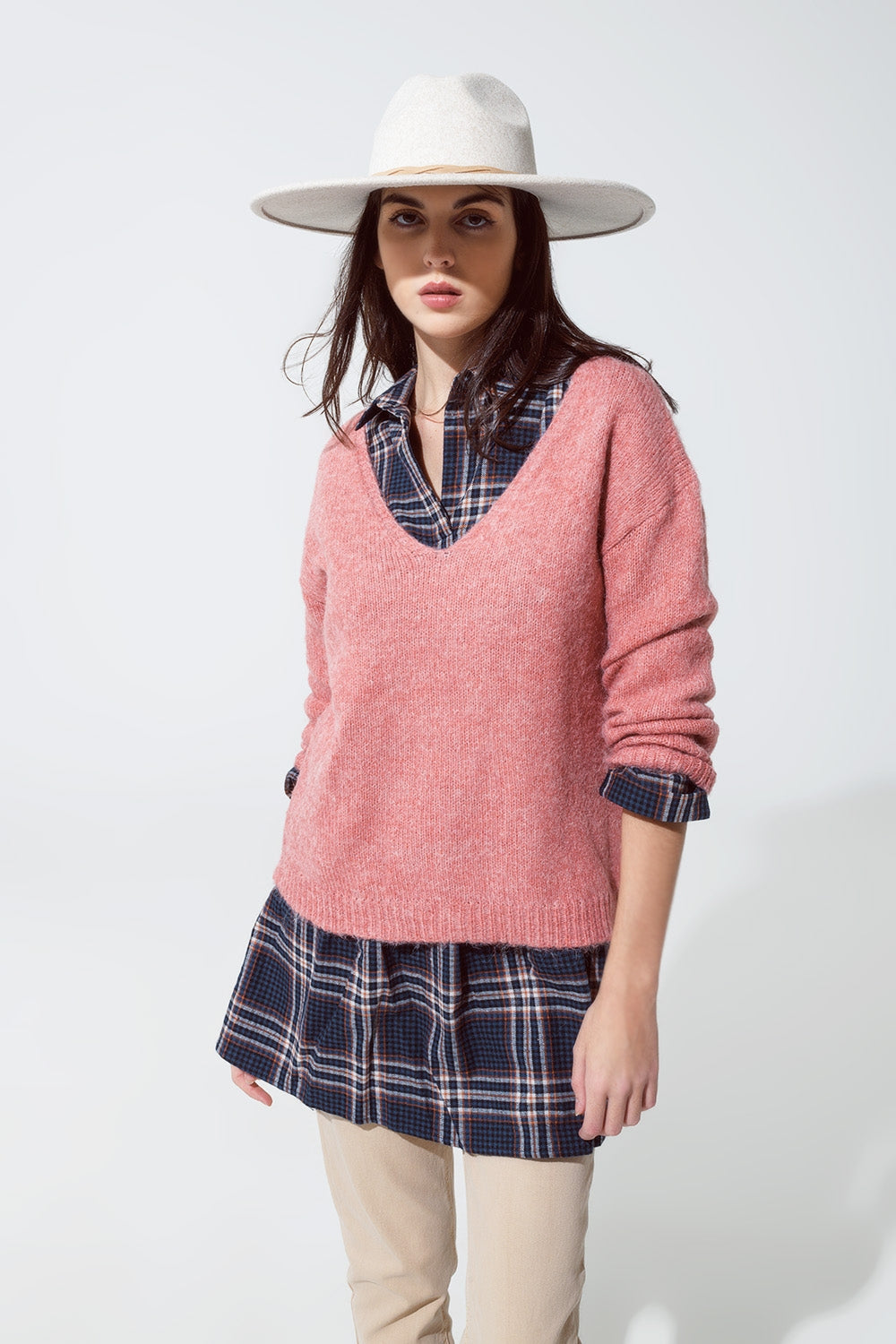 Pull en tricot à col en V rose tendre