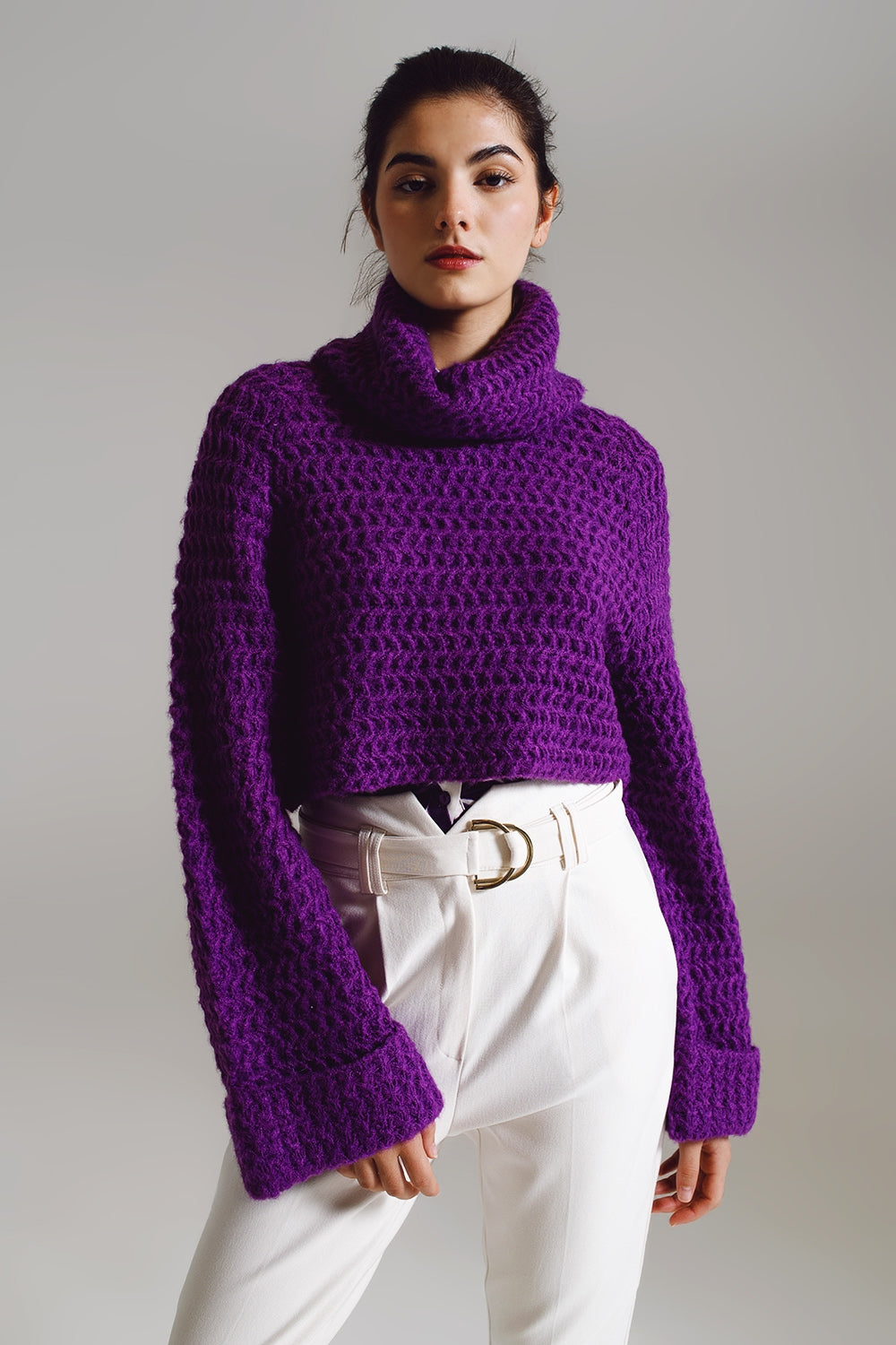 Q2 Pull en tricot à col roulé et manchettes retroussées en violet