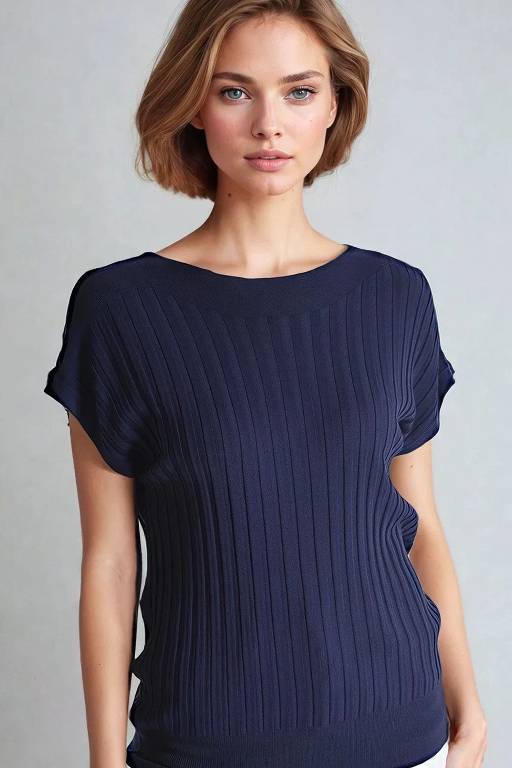 Q2 Pull en tricot côtelé fin marine avec col bateau