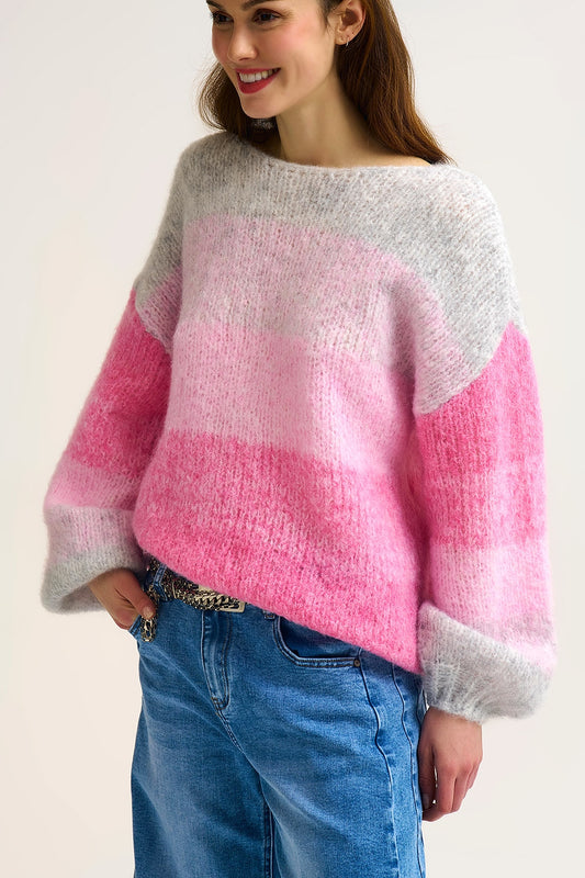 Q2 Pull en tricot dégradé duveteux avec transitions de couleurs roses douces