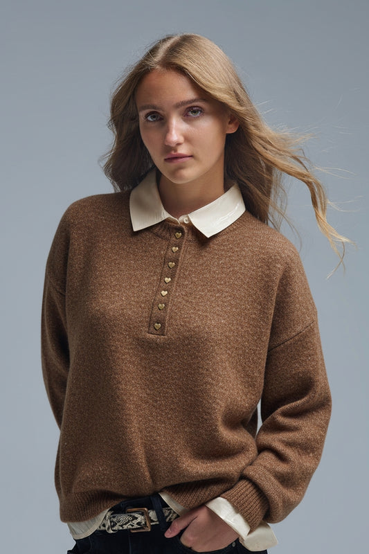 Q2 Pull en tricot marron avec boutons en forme de cœur dorés