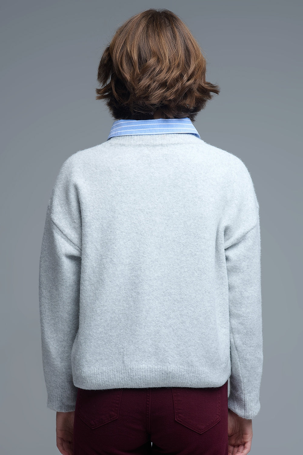 Pull gris à col rond avec broderies Nice