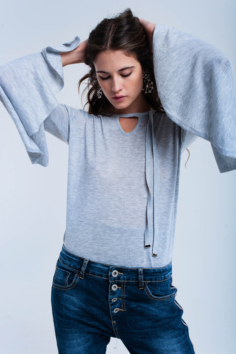 Pull gris avec manches cloche