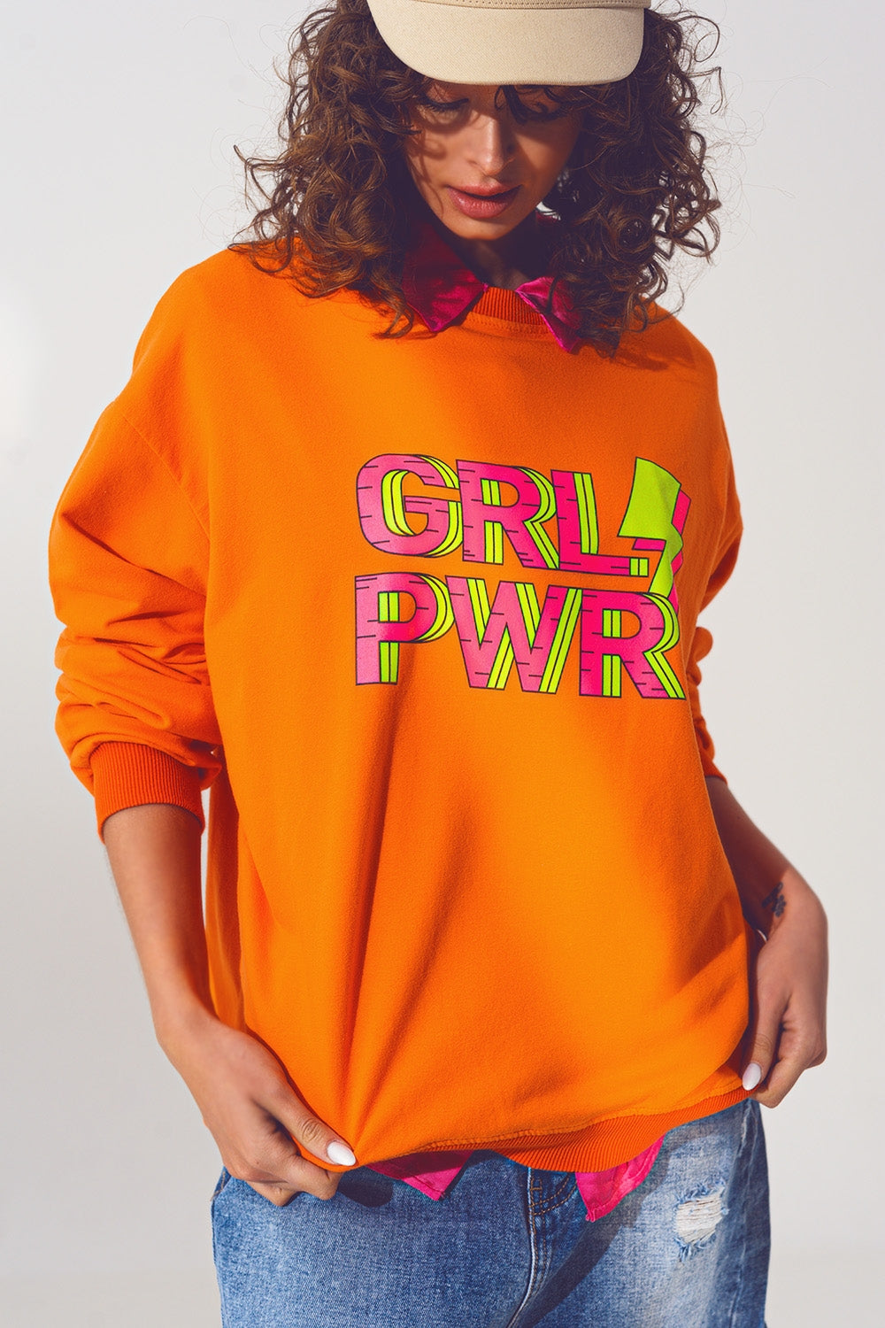 Q2 Pull GRL PWR Text en Orange