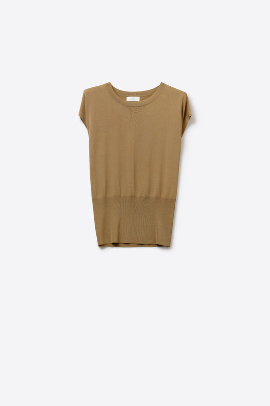 Q2 Pull léger en tricot avec large bande côtelée à la taille en couleur camel